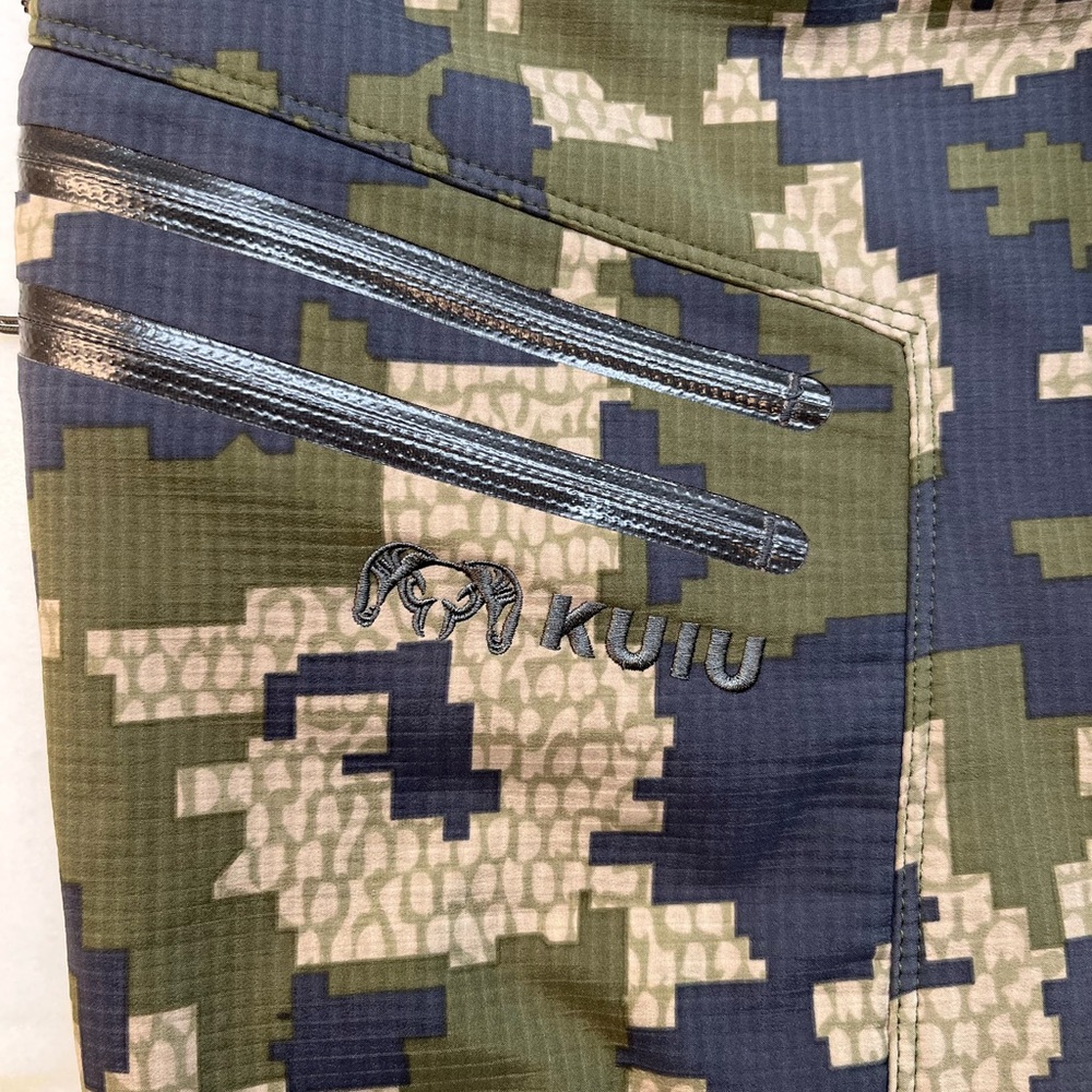 Kuiu Softshell Camo Hunting Pants, Size 40, Worn 5-6 times max
